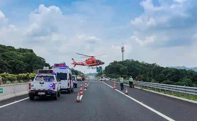 绿园区高速公路汽车救援案例